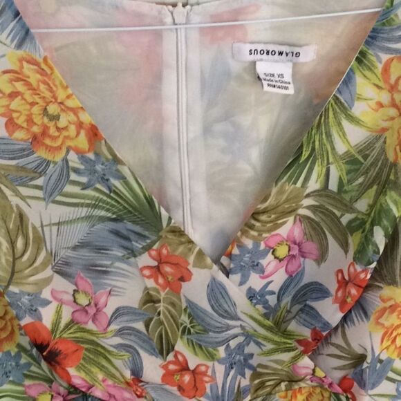 Glamorous Floral chiffon blouse v neck zipback XS - Picture 4 of 6